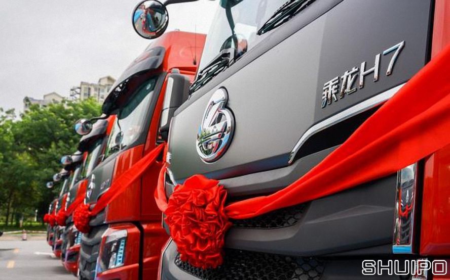 100臺(tái)乘龍H7換電重卡交付 100臺(tái)乘龍H7換電重卡交付